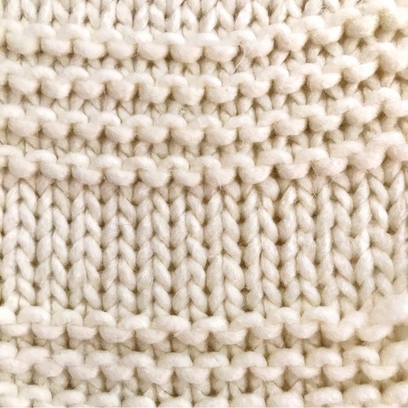 Old Navy Chunky Sweater-Knit Scarf Cream - Picture 6 of 11